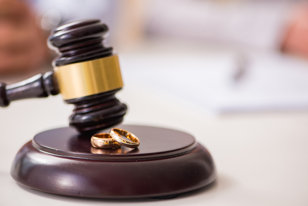 How to Find the Right Divorce Lawyer For You  - Judge gavel deciding on marriage divorce
